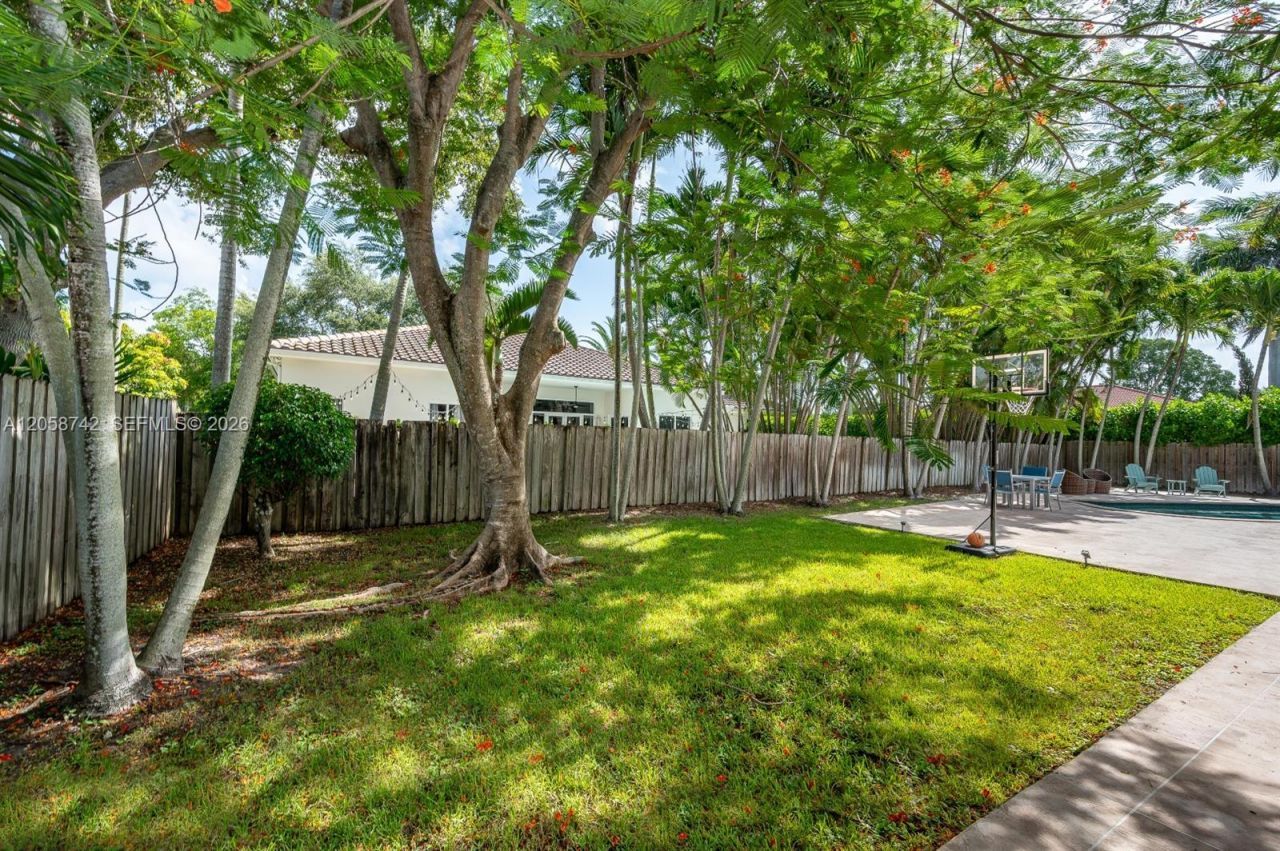 8425 SW 138th St, Palmetto Bay, FL 33158 Photo