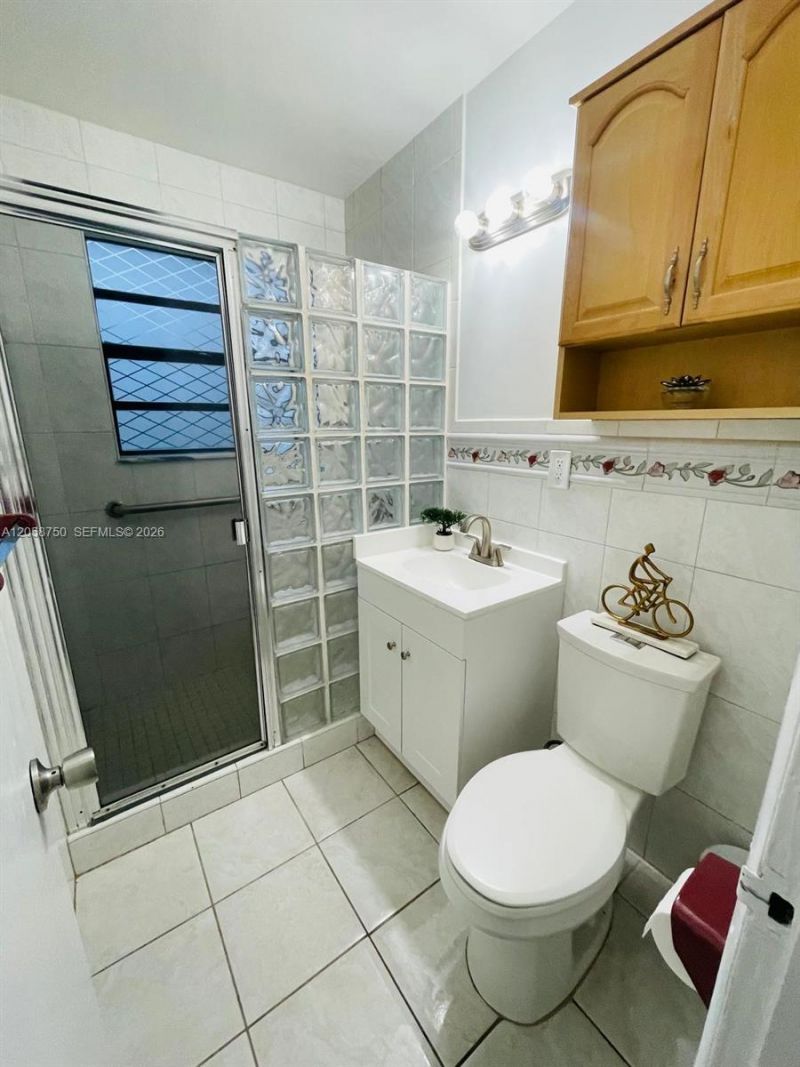 8025 NW 170th St , Hialeah, FL 33015 Photo