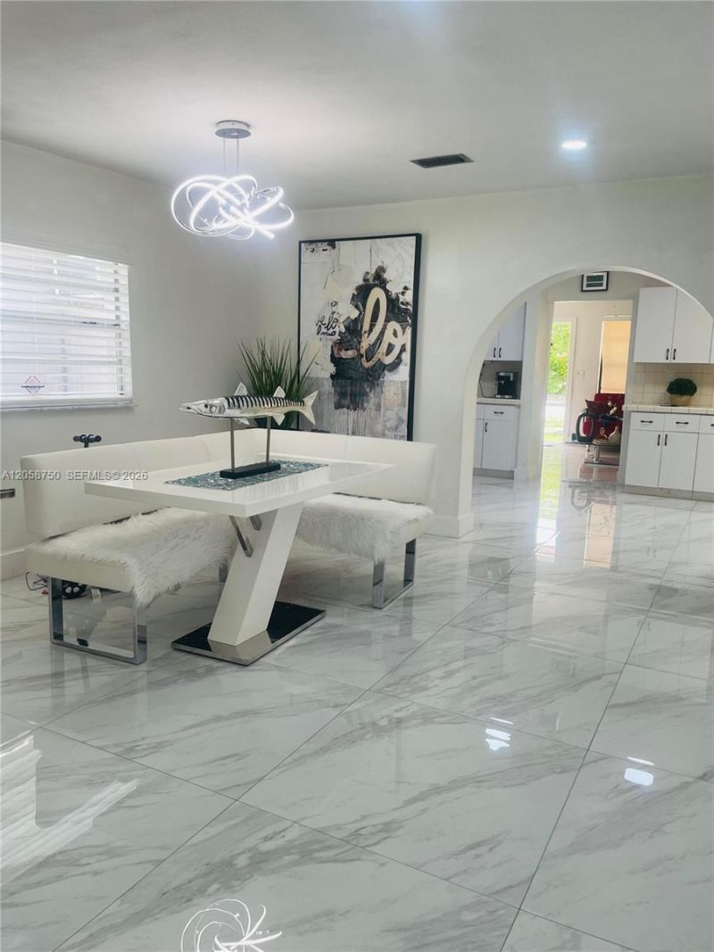 8025 NW 170th St , Hialeah, FL 33015 Photo