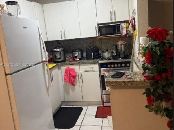 1330 W 54th St , Unit 221C, Hialeah, FL 33012
