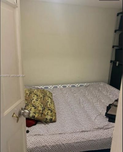 1330 W 54th St, Unit 221C, Hialeah, FL 33012 Photo
