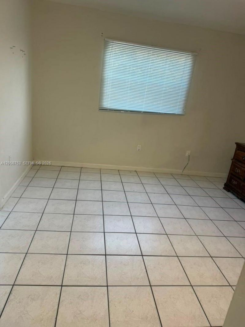 1330 W 54th St, Unit 221C, Hialeah, FL 33012 Photo