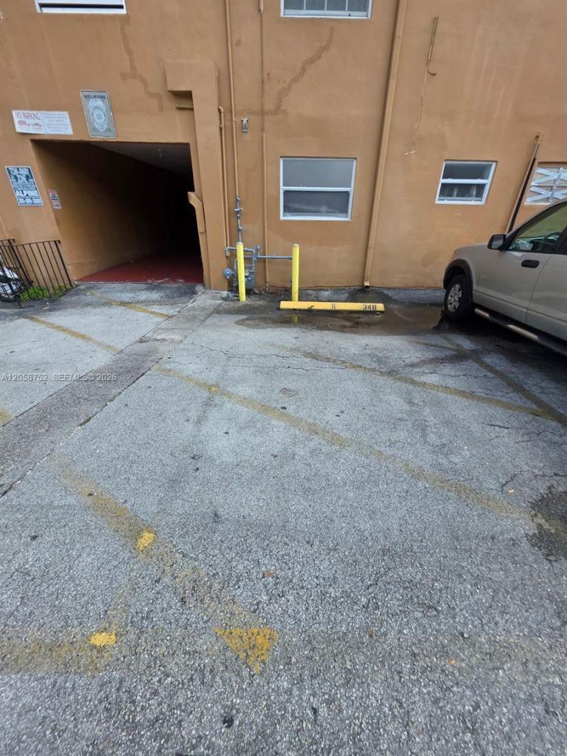 1330 W 54th St, Unit 221C, Hialeah, FL 33012 Photo