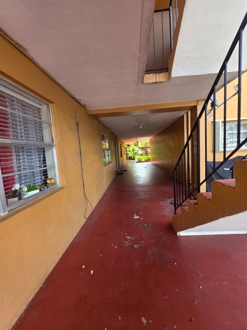1330 W 54th St, Unit 221C, Hialeah, FL 33012 Photo
