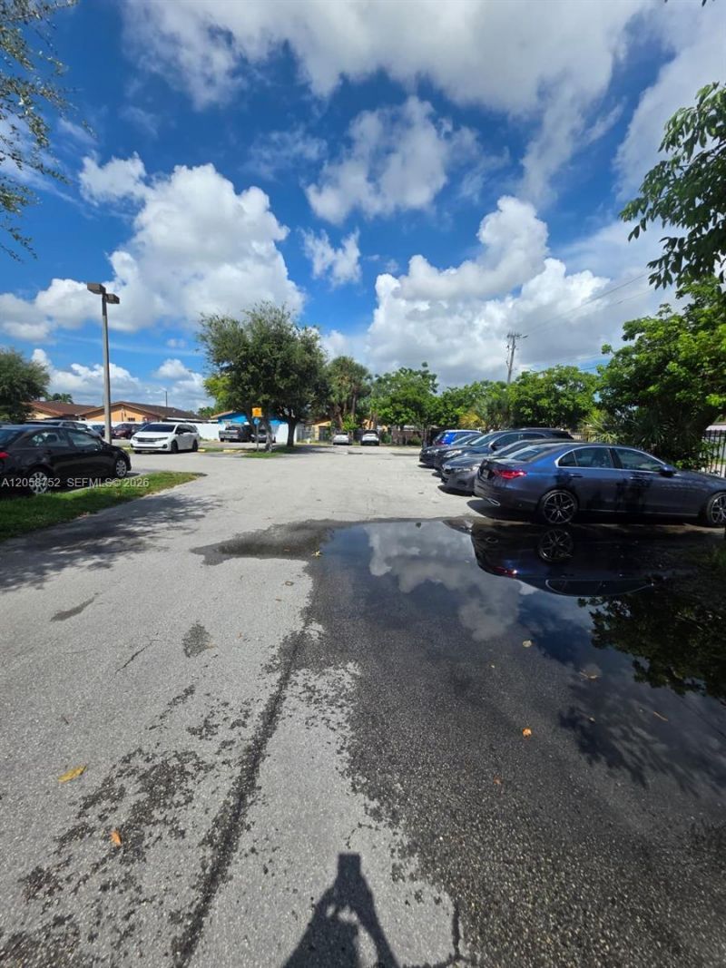 1330 W 54th St, Unit 221C, Hialeah, FL 33012 Photo