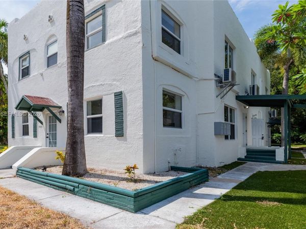 709 SW 4th Ct, Unit 7, Fort Lauderdale, FL 33315