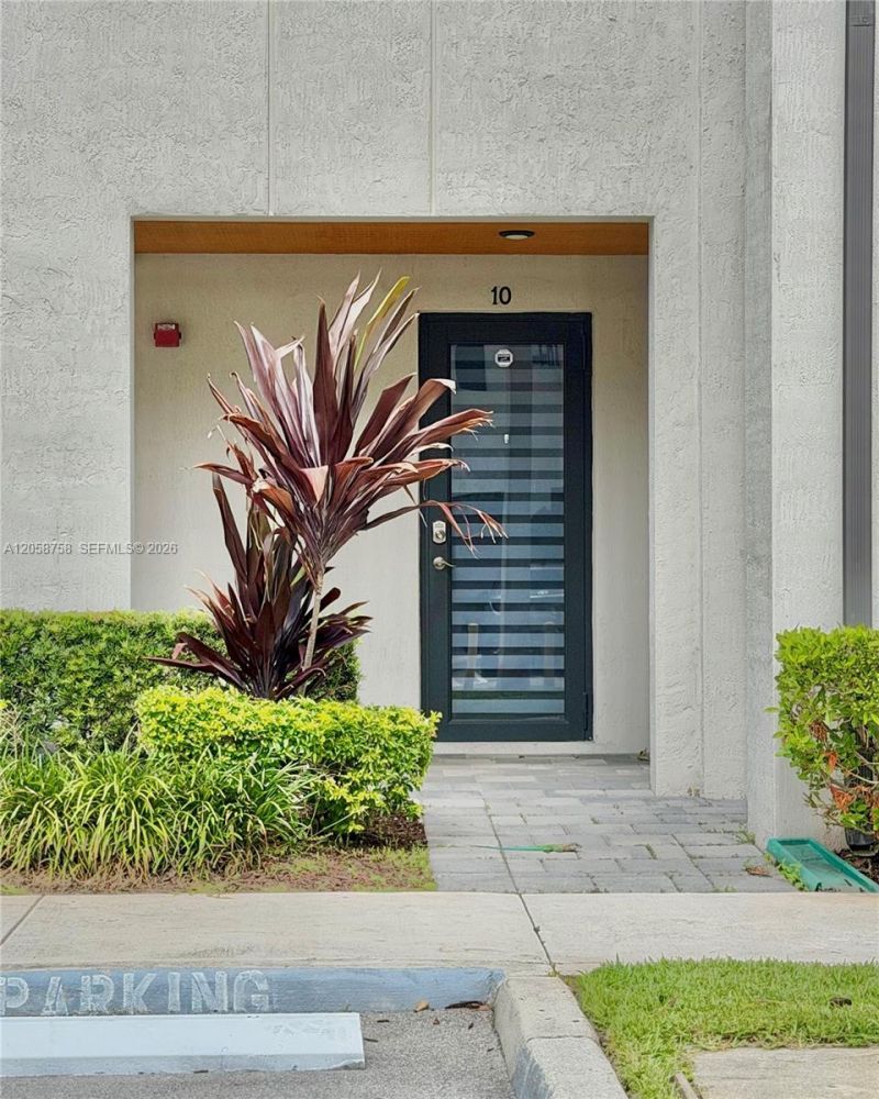 10455 NW 82nd St, Unit 10, Doral, FL 33178 Photo
