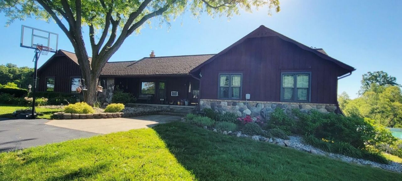 9757 Kaiser Road, Saline, MI 48176 Main Photo