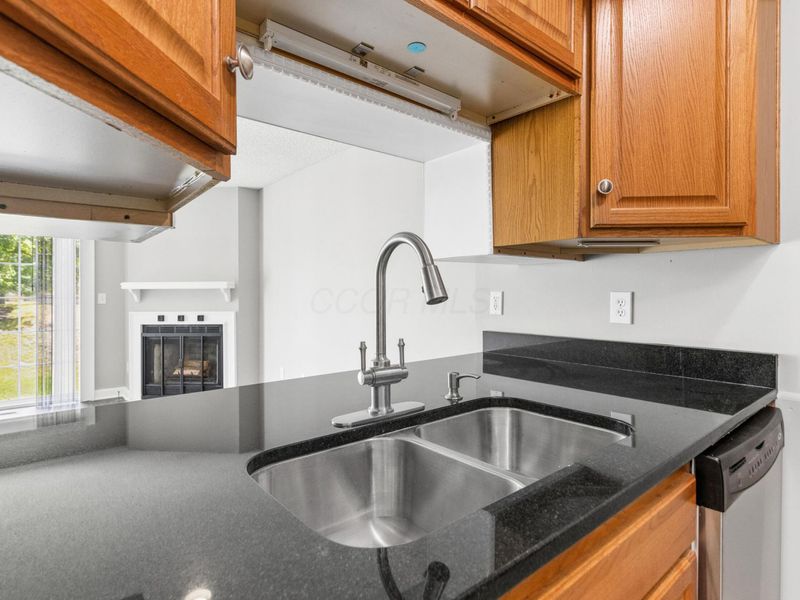 5364 Pickforde Drive, Unit 110B, Columbus, OH 43235 Photo 7