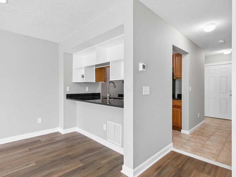 5364 Pickforde Drive, Unit 110B, Columbus, OH 43235 Photo 8