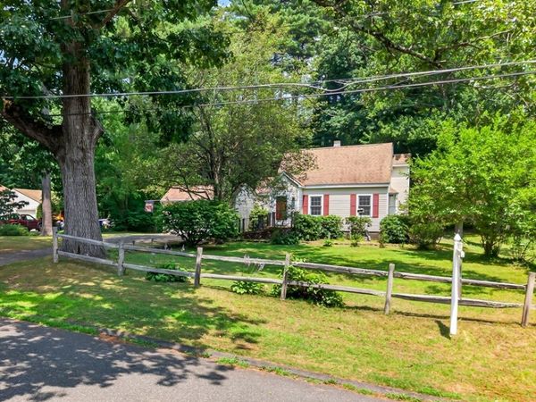 121 Poplar St, Greenfield, MA 01301