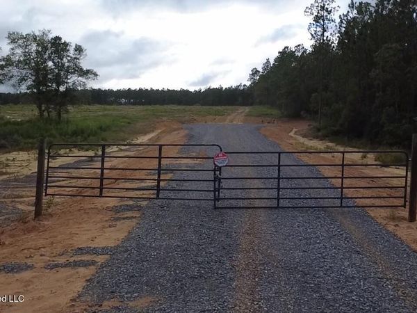 5350 Crawford Lane, Kiln, MS 39556