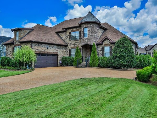 112 Myrtlewood Ln, Hendersonville, TN 37075