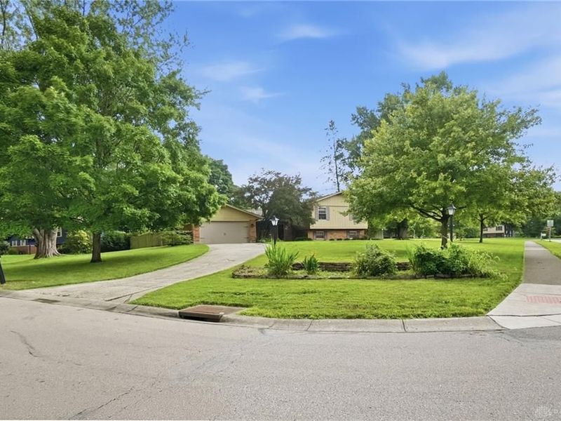 8800 Sugarcreek Point, Washington Township, OH 45458 Photo 3