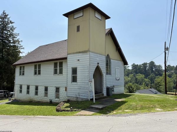 1276 HOULT , Fairmont, WV 26554