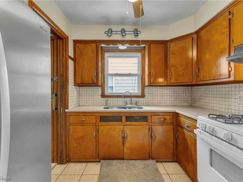24 Leyton Road, Bedford, OH 44146 Photo 6
