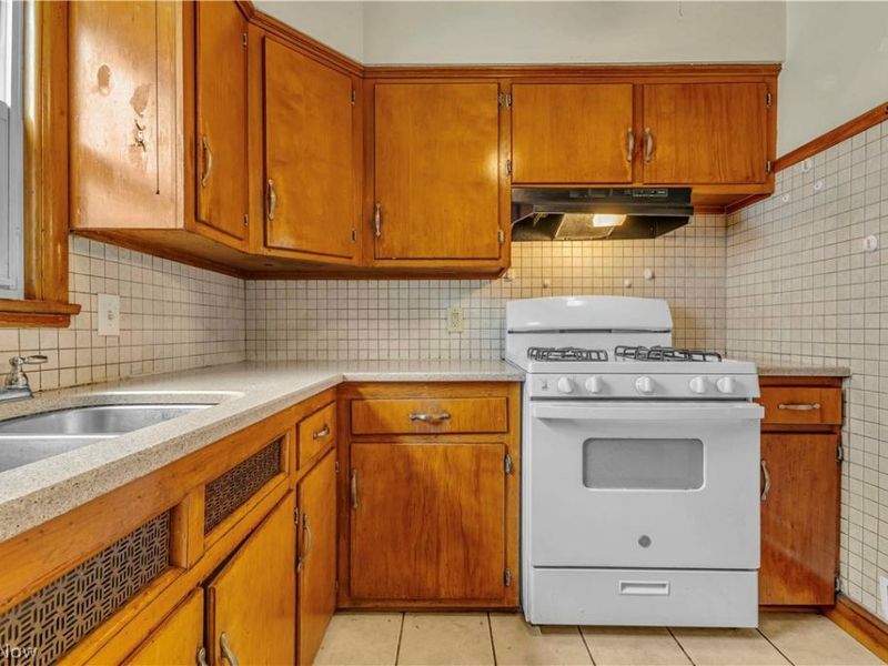 24 Leyton Road, Bedford, OH 44146 Photo 7