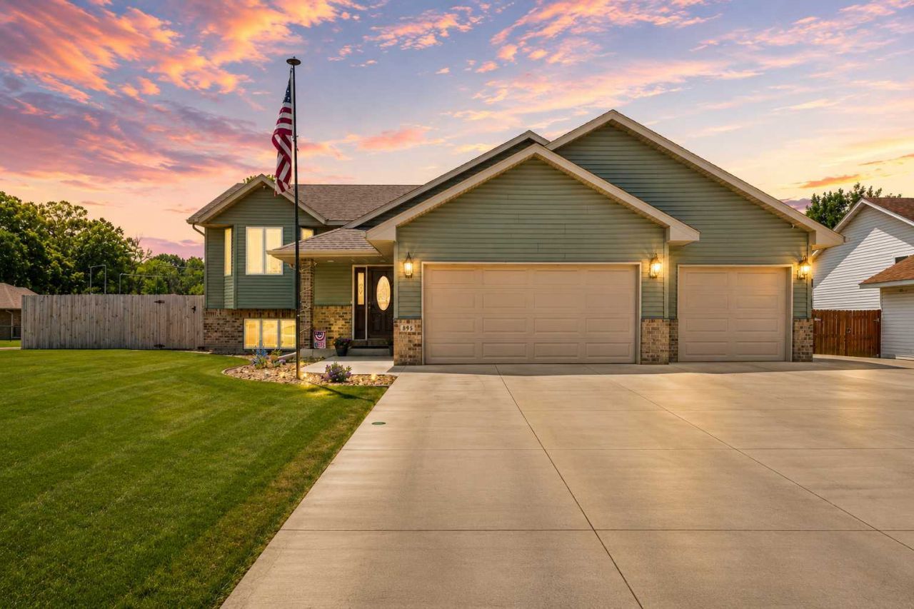 895 Lee Street NE, Owatonna, MN 55060