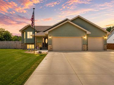 895 Lee Street NE, Owatonna, MN 55060