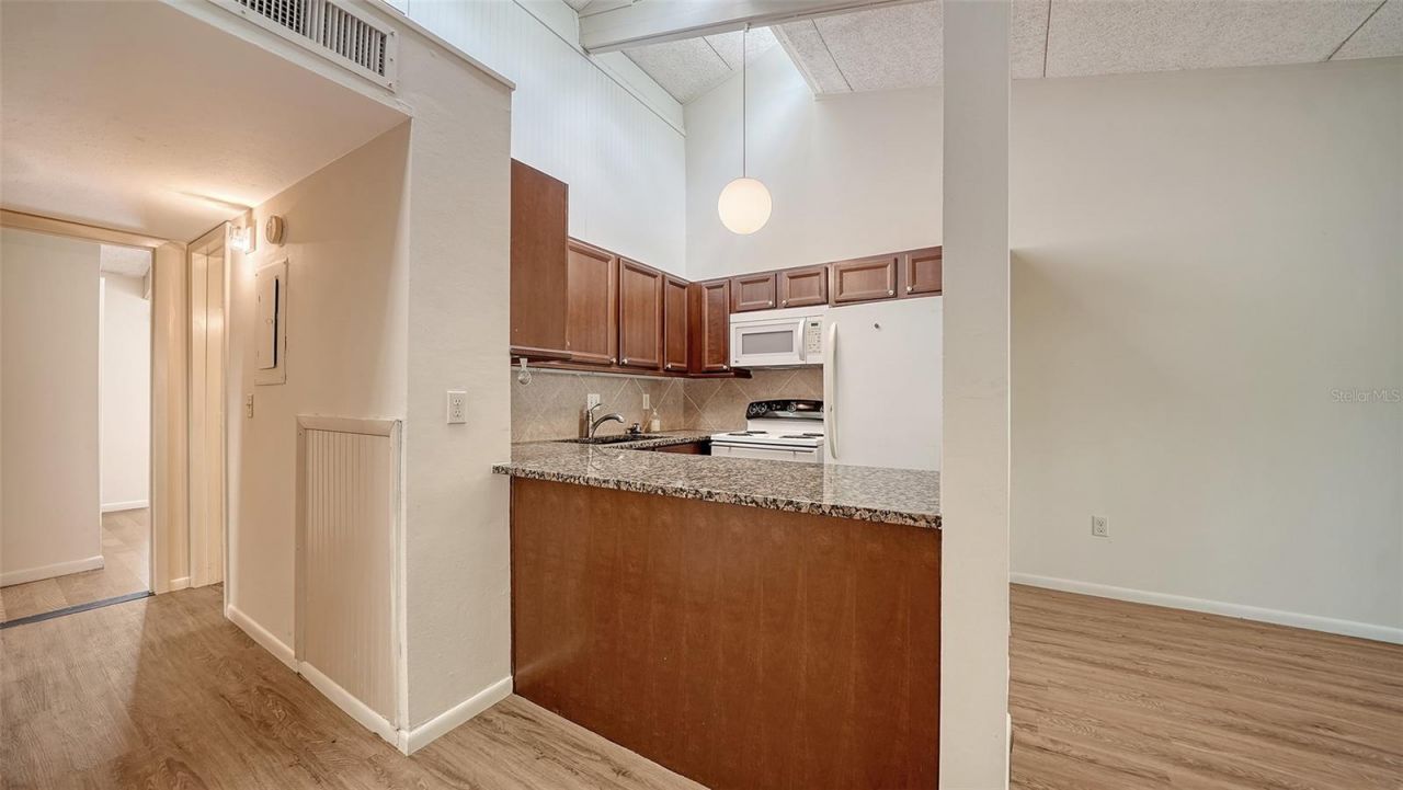 500 N Jefferson Avenue, Unit B-5, Sarasota, FL 34237 Photo