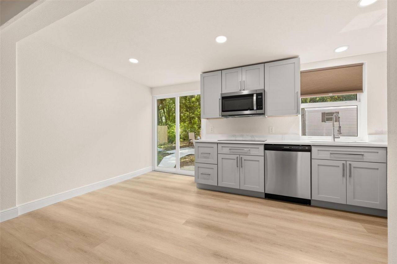 44034 Angus Avenue, Paisley, FL 32767 Photo