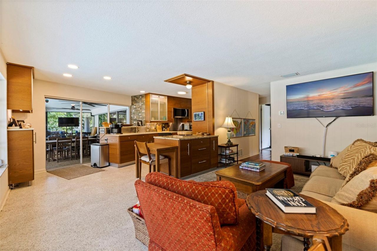 747 Sabal Court S, Saint Petersburg, FL 33705 Photo