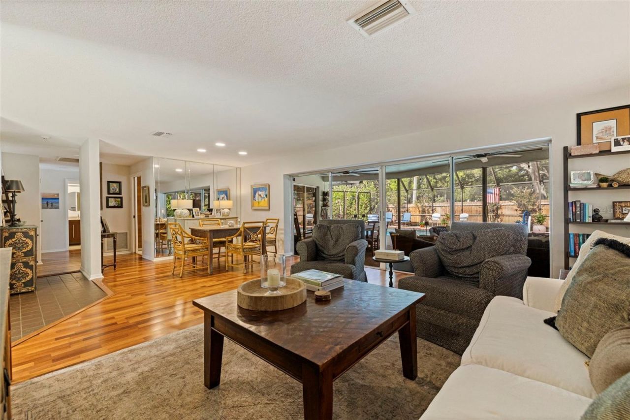 747 Sabal Court S, Saint Petersburg, FL 33705 Photo