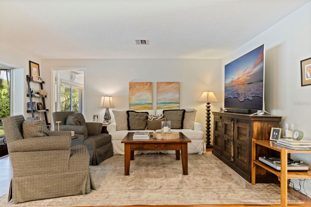 747 Sabal Court S, Saint Petersburg, FL 33705 Photo