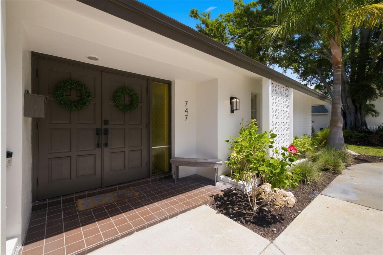 747 Sabal Court S, Saint Petersburg, FL 33705 Photo