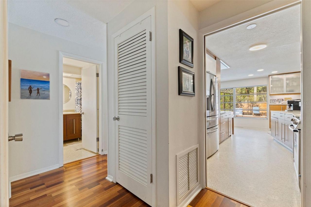 747 Sabal Court S, Saint Petersburg, FL 33705 Photo