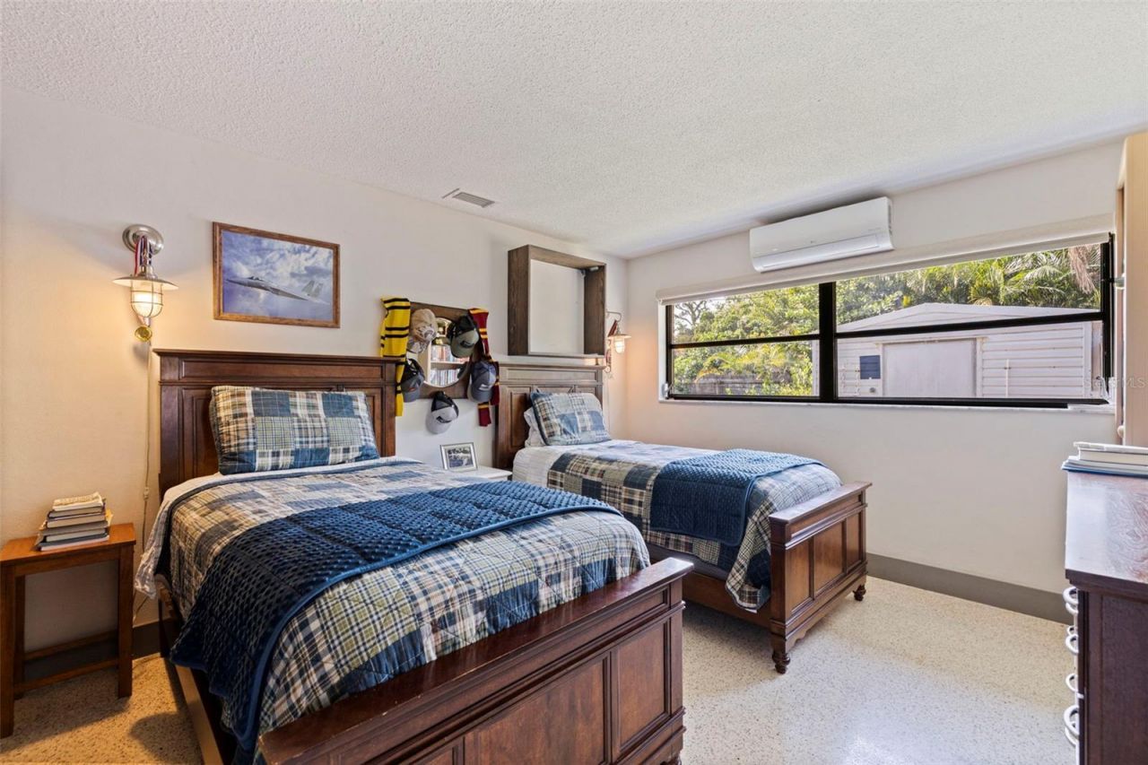 747 Sabal Court S, Saint Petersburg, FL 33705 Photo