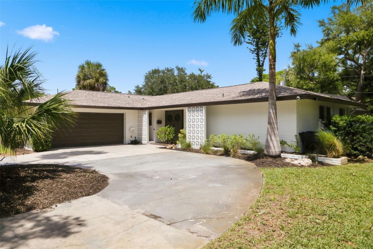 747 Sabal Court S, Saint Petersburg, FL 33705 Photo