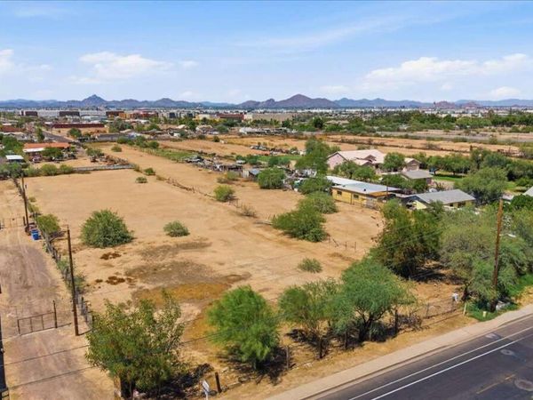 1141 E Roeser Road, Unit -, Phoenix, AZ 85040