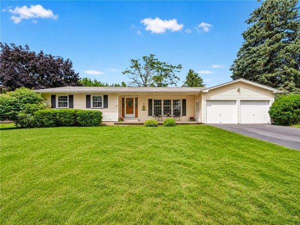 49 Pine Valley Drive , Rochester, NY 14626