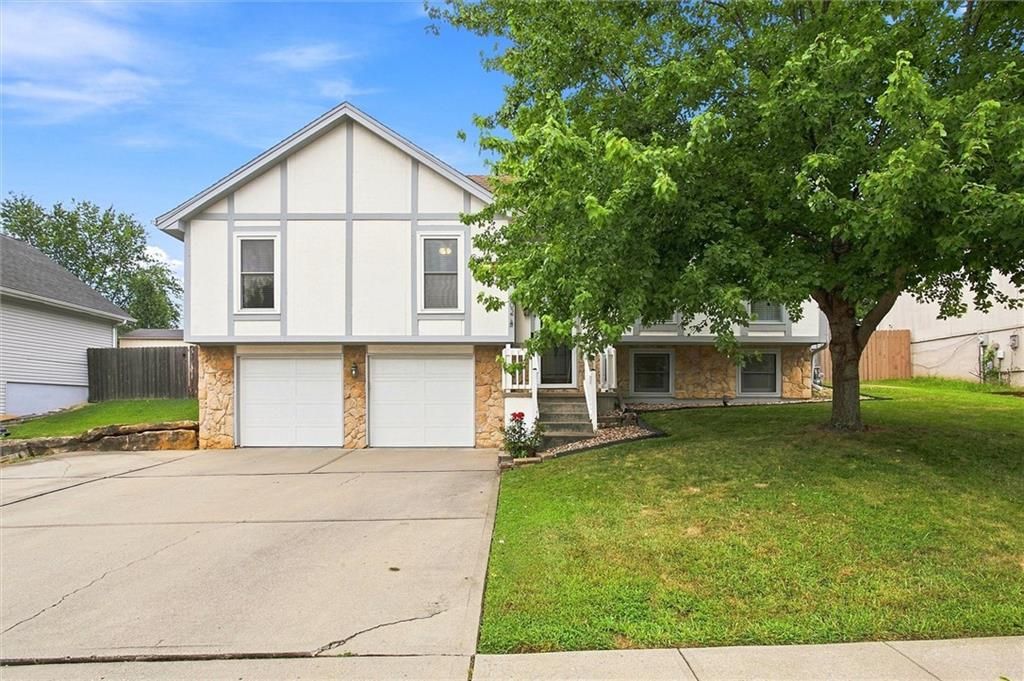 502 NW 72nd Terrace, Kansas City, MO 64118 Main Photo