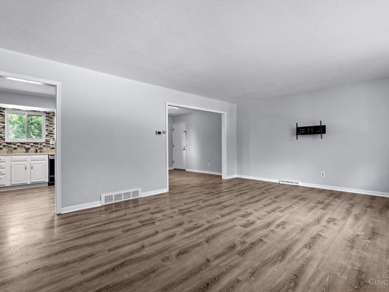 2701 Eckley Boulevard, Miami Twp, OH 45449 Photo 4
