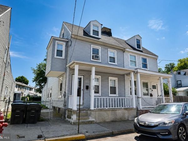 209 YORK STREET, BURLINGTON, NJ 08016