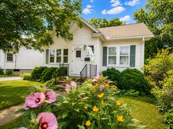 1705 W 2nd Street , Dixon, IL 61021
