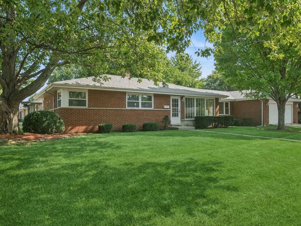 1145 S Haddow Avenue, Arlington Heights, IL 60005