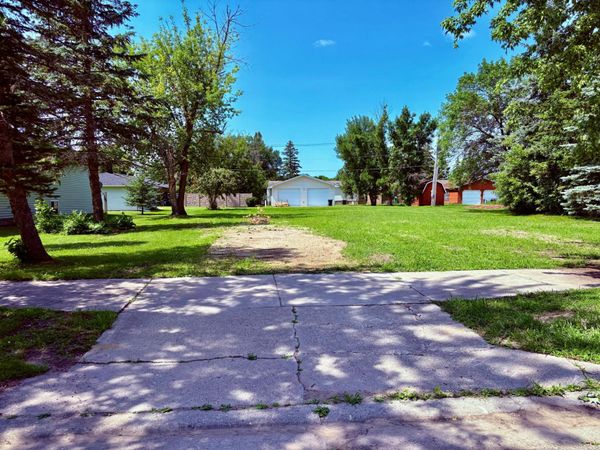 515 Main Avenue S, Baudette, MN 56623