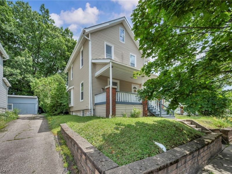 2103 13th Street SW, Akron, OH 44314 Photo 3