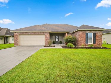 4676 Aubrey Ann Dr, Addis, LA 70710