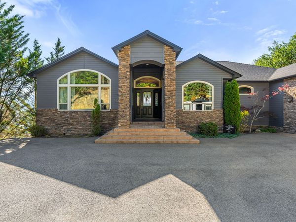 1921 NW Crown Street, Grants Pass, OR 97526