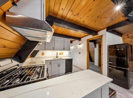 1588 Oglala Street, South Lake Tahoe, CA 96150 Photo