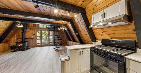 1588 Oglala Street, South Lake Tahoe, CA 96150 Photo