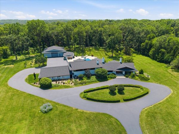 215 Woodhaven Lane , Barrington, IL 60010
