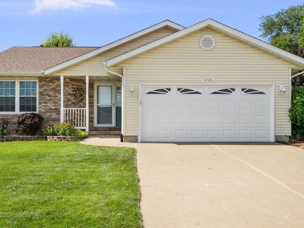 2726 Linwood Court, Unit 2726, Davenport, IA 52806