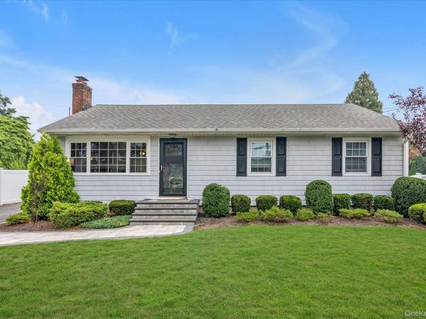 16 Verleye Avenue , East Northport, NY 11731