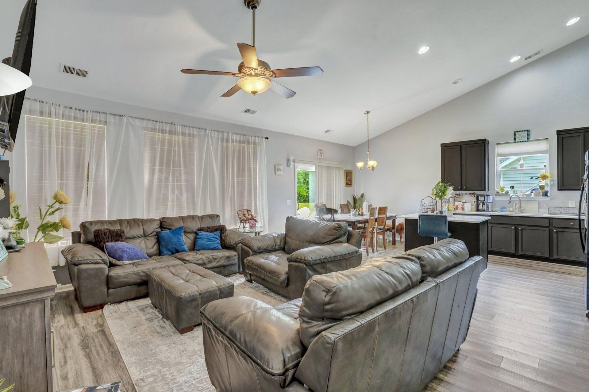 8023 Hyannis Court Photo 6