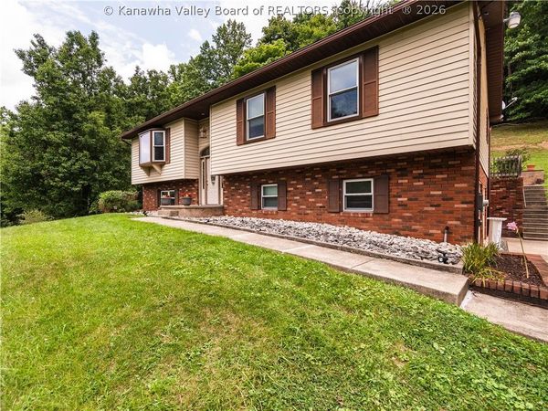 73 Bayshore Lane, Charleston, WV 25312